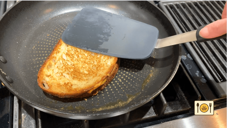 Kylie Jenner Grilled Cheese Recipe (video) - Good Eats 101