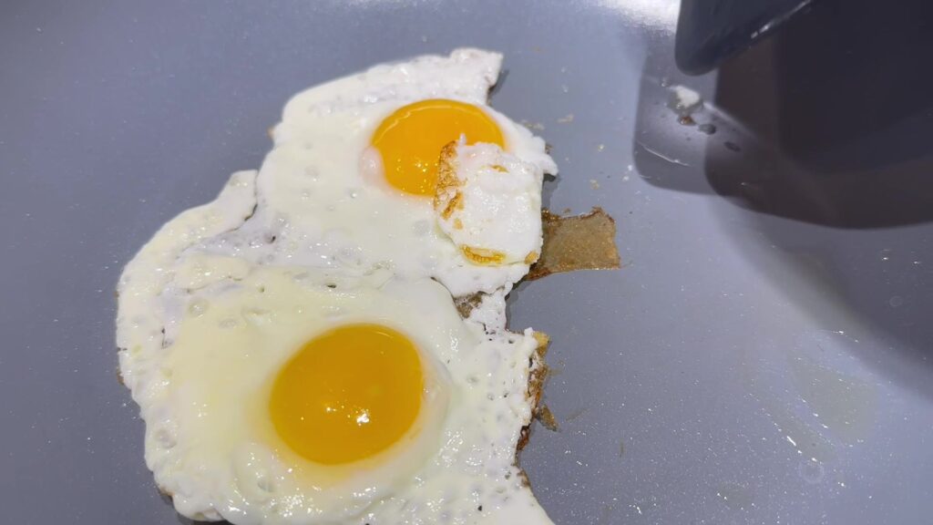 https://goodeats101.com/wp-content/uploads/2023/01/best-frying-pan-for-eggs-2-1024x576.jpg